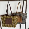 Bolso de Gamuza de Doble Cara con Estampado de Leopardo Retro 2025 Bolso Tote de Nicho de Alta Apariencia Gran Capacidad Bolso de Hombro para Viajes K-Style