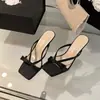Sandalias de Tacón de Aguja Cuadrado con Lazo Negro Estilo Commuting Moda Verano 2026