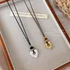 Colar Coração Vazado Olho de Tigre Retro Melard Novo Estilo Corrente para Suéter de Toque Leve de Luxo High-End Colar com Pingente de Nicho Acessórios
