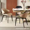Mesa de Jantar e Cadeiras de Couro Transfronteiriças Estilo Minimalista Moderno Meados do Século Luxo Leve High-End com Encosto para Uso Doméstico