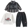 Conjunto Elegante de Primavera e Outono para Meninos, Novo Conjunto de Três Peças Jeans Patchwork Listrado de Manga Longa 2026, Lindo para Bebês Meninos