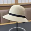 Sombrero de Sol de Metal Estilo Francés con Lazo para Mujer 2026, Protección Solar Primavera y Verano, Sombrero Tipo Cubo Estilo Hepburn para Adelgazar el Rostro, Vacaciones