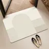 Tapete de piso de tierra de diatomeas con línea ondulada color crema para baño, absorbente de agua, secado rápido, antideslizante, resistente a la suciedad, felpudo para la entrada del baño