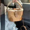 Bolsa Tote de Veludo Fosco de Couro de Veado Nicho Retrô Grande Capacidade Bolsa de Lã de Cordeiro Bolsa de Ombro para o Dia a Dia Bolsa Transversal para Mulheres