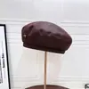 Boina retro británica con pequeña decoración de logo para mujer, sombrero de artista de moda otoñal de alta calidad, sombrero de calabaza de estilo callejero para celebridades de internet