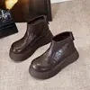 Botas Curtas de Pelúcia com Solado Grosso Femininas 2026 Nova Coleção Outono/Inverno Estilo Birkenstock Aumento de Altura Botas Chelsea Botas Martin Botas de Neve Sapatos de Algodão