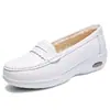 Sapatos femininos para enfermeira com amortecimento a ar, sola macia, fundo plano, sapatos casuais de outono, respiráveis, não cansativos, antiderrapantes, confortáveis, direto da fábrica