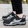 Zapatos para caminar para personas mayores, zapatos deportivos casuales para hombres, zapatos de malla para madres, zapatos para caminar para personas de mediana edad y mayores, zapatos ligeros para mujeres, zapatos casuales
