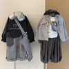 Ropa Infantil Estilo Coreano Conjunto de Primavera y Otoño para Niños 2026 Chaqueta Delgada a Cuadros Elegante Pantalones Casuales de Moda para Bebé Tendencia
