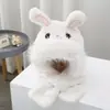 2026 Nuevo Sombrero de Conejo Otoño/Invierno Versátil Cálido Cortavientos Forrado de Felpa Grueso Conjunto de Bufanda Lindo Dibujo Animado Sombrero de Peluche