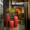 Nuevo Jarrón Cerámico Rojo de Pie Estilo Chinoiserie Ornaments Maceta de Barro para Ramas Secas Maceta Decoración Suave para Hotel Restaurante Casa