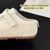 Sandálias slip-on femininas de comércio exterior para a Primavera/Verão de 2026 com solas grossas e palmilhas ocultas para aumento de altura para uso externo, transfronteiriço