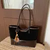 Cross2026 Otoño Nuevo Estilo Personalizado Popular Retro Moda Textura Bolso Tote Viaje Diario Nicho Bolso de Hombro