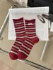 Calcetines de mujer hasta la pantorrilla con rayas anchas, diseño de bloques de color, textura acanalada, en un estilo retro, preppy y coreano, versátiles para otoño e invierno