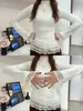 Blusa Justa com Gola Alta Ruffle para Mulheres, Adequada para Outono, Inverno e Primavera, com Cordão na Cintura e Recorte de Renda