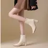 Botines de tacón alto de punta cuadrada para mujer talla grande, nueva colección de otoño 2026, perfectos con vestidos, botines adelgazantes, botines de tacón grueso, botines de moda