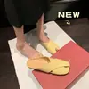 Pantuflas de Piel de Vaca Estilo Coreano para Usar en Exteriores para Verano 2023 Nuevo Estilo Piel Suave Cabeza de Piel Medias Pantuflas Sandalias Planas Cómodas para Mujer Combinan con Todo