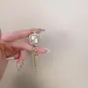 Relógio de Pulso Quartz com Mostrador Quadrado Cravejado de Diamantes Estilo Luxo Leve, Relógio com Design Moderno e Sofisticado, Relógio com Pulseira de Encaixe