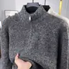 Suéter masculino casual, com meio zíper e gola alta, de uma marca de nicho trendy com design de tricô retrô, minimalista, solto e versátil