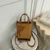 Colección de otoño 2026 transfronteriza: bolsa de teléfono de alta gama, moderna y elegante con un diseño único, chic y retro, una bolsa cruzada versátil y a la moda