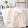 Al por mayor forro polar color liso franja ancha 3cm toalla corrugada engrosada suave toalla facial absorbente toalla de baño para el hogar