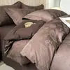 Conjunto de quatro peças de algodão escovado jacquard em relevo tecido espesso de alta qualidade com capa de edredom de borda larga, lençol de cima, lençol com elástico, conjunto de três peças de algodão puro espessado