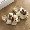 Nova coleção outono/inverno 2025: chinelos femininos de sola grossa, peludos, quentes e forrados com fleece, chinelos de algodão casuais e versáteis