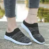 Zapatos de Verano para Mujer, Transpirables, con Media Malla, de Tejido de Malla, Slip-On, con Suelas Suaves, Cómodos, Casuales, Sandalias de Punta Cerrada a la Moda