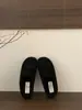 Mules simples de calçar para o trajeto, sapatos Birkenstock de lã estilo coreano, chinelos casuais femininos de bico redondo, boca rasa e bico fechado