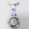 Popular Reloj de Pulsera Redondo para Enfermera con Transferencia de Agua y Estampado Colorido, Correa de Silicona, Reloj de Moda Universal para Estudiantes Mujeres, Esfera al por Mayor
