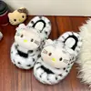 Lindas pantuflas de gatito de dibujos animados con estampado de leopardo y pelo para mujer, pantuflas de algodón para usar en exteriores, pantuflas de slip-on gruesas y antideslizantes para otoño e invierno 2026