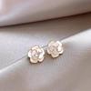 Brincos Camélia Pérola Zircônia com Gota de Óleo Brincos Franceses Retrô Luxo Acessível Brincos de Alto Nível Ganchos de Orelha Brincos Elegantes Versáteis