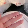 Pendientes de plata 925 con pasador para puestos callejeros y mercados nocturnos, moda coreana para mujer, artículos populares de transmisiones en vivo de influencers, pendientes de lujo ligero al por mayor