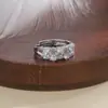 Anillo de arpa de encaje vintage francés con incrustaciones de diamantes, estilo de lujo ligero, artesanía italiana, diseño moderno y exquisito, anillo de circón