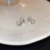 Brincos Redondos de Pérola Geométrica com Diamante e Agulha de Prata, Brincos de Luxo Leve e de Alta Qualidade para Mulheres, Brincos de Nicho Estilo Francês Atacado