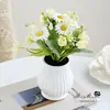 Planta em vaso miniatura de botão de rosa e margarida, flores artificiais para decoração de casa, folhagem artificial, decorações de casamento e festa, enfeites de interior, plantas em vaso simuladas