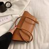 Bolso retro simple personalizado elegante moderno para mujer 2022 primavera nuevo bolso simple casual de hombro bajo el brazo para mujer