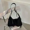Bolso de Felpa Gamuzada para Mujer 2026 Nuevo de Moda Otoño Retro Milanesa para Viajes Diarios Bolso de Hombro Único Bolso Cruzado de Gran Capacidad