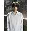 Camiseta larga de manga larga deconstruida estilo americano en blanco y gris para hombre, capa interior de peso pesado, polo moderno con cuello mao