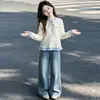 Nueva colección de otoño para niñas: top de manga larga con lazo, prenda interior, pantalones vaqueros de pierna ancha y pantalones de pierna recta con bordado de corazón