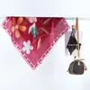 Versión Coreana Bonito Versátil Seda Artificial Estampado Bufanda Cuadrada Pequeña Primavera y Verano Uniforme Bufanda de Cuello Versátil Multifuncional Goma para el Cabello