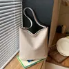 Bolso de cubo tejido de gran capacidad nuevo con un diseño moderno y a la moda, bolso cruzado para el trabajo, bolso de mano de color liso de alta gama