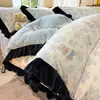 Conjunto de Cama de Inverno Classe A Luxo Leve Lã de Leite Renda Estilo Colcha Conjunto de Quatro Peças Capa de Edredom Renda Colcha Conjunto de Três Peças Conjunto de Roupa de Cama 3