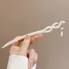 Grampo elegante e versátil de ginkgo para cabelos finos, grampo em U de nicho para a parte de trás da cabeça, grampo em forma de crescente