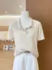 Camisa tejida de manga corta con cuello calado para mujer, nuevo estilo de verano 2026, corte ajustado, top elegante con hombros rectos, ligera