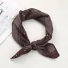 Pañuelo de Seda de Algodón y Lino Estilo Coreano 70cm, Moderno y Versátil, Pañuelo Cuadrado Pequeño Sencillo y Artístico, Adecuado para Fotografía de Viaje y como Pañuelo Decorativo para el Cuello