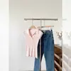 Camiseta roja estilo coreano con cuello polo de manga corta para mujer, suéter fino de verano ajustado de cintura alta con cuello en V corto para mujeres petite