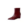 Outono/Inverno 2026 Novo Estilo Bico Fino Salto Anabela Baixo Emagrecedor Moda Francesa Sexy Deslumbrante Celebridade da Internet Feminina Botas Curtas Pretas