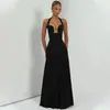 Vestido de Verano 2026 Estilo Europeo Nuevo Color Sólido Moda Temperamento Halter Cuello en V Espalda Descubierta Malla Doble Capa Patchwork