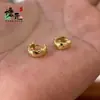 Novos Brincos Rombos Simples para Mulheres, Brincos Redondos Dourados da Moda, Pequenos Brincos de Nicho para o Dia a Dia, Brincos Versáteis